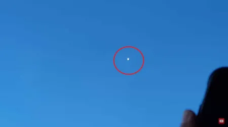 Pilotos paquistaneses filmam "OVNI extremamente brilhante"