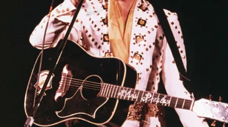 Irmão de Elvis Presley diz que médico é culpado da morte do cantor