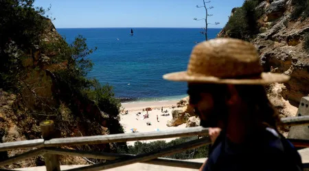 Albufeira aprova Código de Comportamentos (que proíbe biquíni nas ruas)