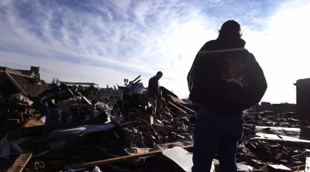 Polícia encontra bebés nos escombros de uma casa destruída no Kentucky