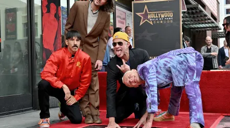 Red Hot Chili Peppers recebem estrela no passeio da fama em Hollywood