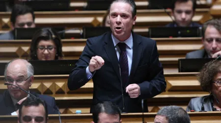 PCP pediu debate de urgência sobre habitação, mas não reuniu consenso