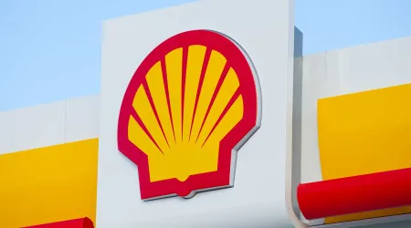 Derrame de petróleo contido após fuga em oleoduto da Shell em Singapura