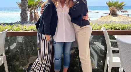 Fernanda Antunes surpreendida por amigas de Sara Carreira