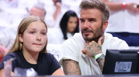 Harper Beckham maquilha David e Victoria Beckham regista o momento