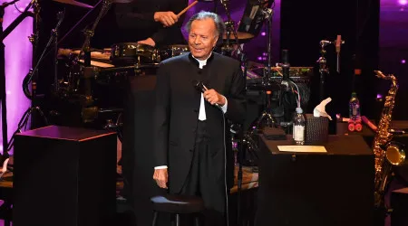 Julio Iglesias quebrou o silêncio após rumores de que estaria debilitado 
