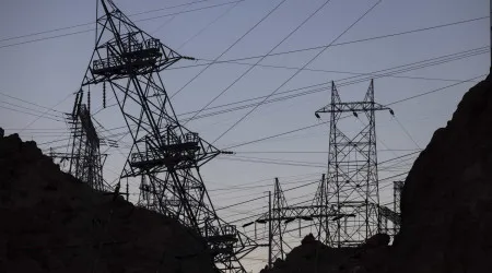 Menos de mil clientes ainda sem eletricidade em casos de "difícil acesso"