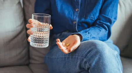 Toma antibióticos "por tudo e por nada"? Alertas que tem (mesmo) de saber