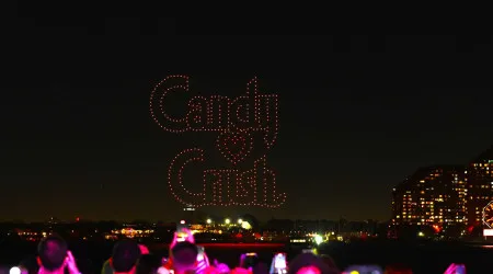 Drones iluminam céu de Nova Iorque para 10.º aniversário do Candy Crush
