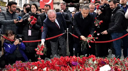 Governador de Istambul visita vítimas e local do atentado