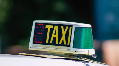 Governo tem 180 dias para fazer mudanças legislativas no setor dos táxis