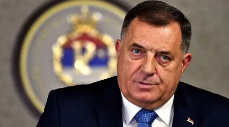 Autoridades bósnias abrem inquérito sobre deslocação de líder sérvio