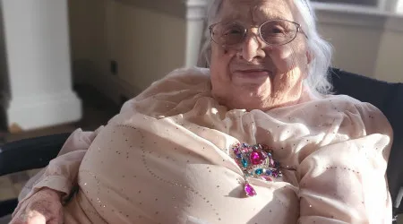 Centenária revela segredo para uma vida longa: "Evitar homens estranhos"