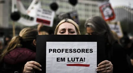 Fenprof "não hesitará em ir para a rua com professores"