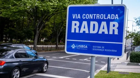 Radares verificam condutores ao telemóvel? 