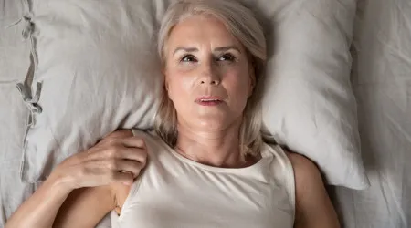 Menopausa. Obstetra deixa conselhos para descansar bem à noite