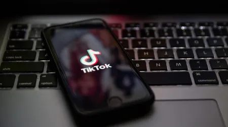 Reino Unido. Rapaz de 11 anos morre após participar em desafio do TikTok