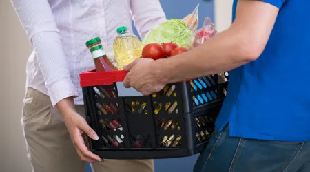 Quase 900 pessoas em Setúbal recebem apoio alimentar através de cartões