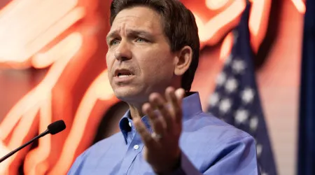 DeSantis obtém apoio de 15 congressistas da Carolina do Sul 