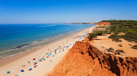 Albufeira. Jovem de 25 anos detido após "roubos violentos" (e cadastro)