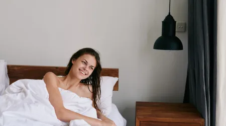 Especialistas revelam qual a melhor posição para dormir