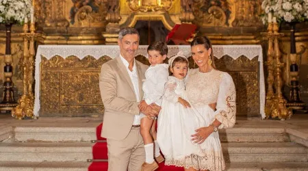 Vítor Baía batiza os filhos e partilha fotografia desse dia especial
