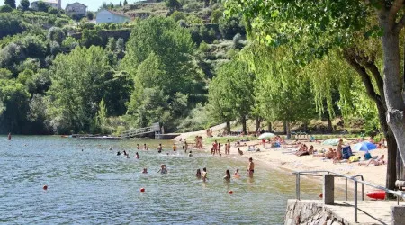 Praia fluvial de Bitetos interdita a banhos por água "imprópria"