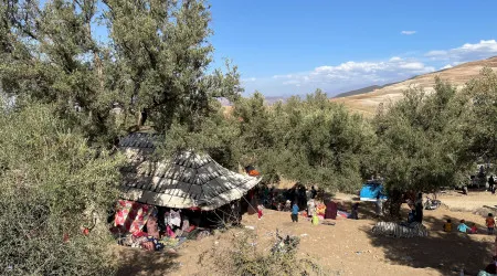 Bebé nasce minutos antes do sismo em Marrocos. Desde aí vive numa tenda