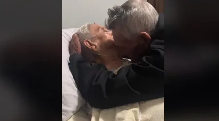 "Vemo-nos lá". Homem despede-se da esposa após 73 anos de casamento