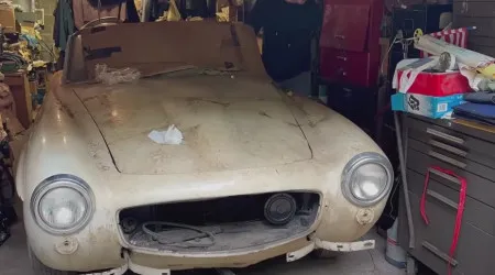 Encontrado Mercedes-Benz SL abandonado há mais de 60 anos