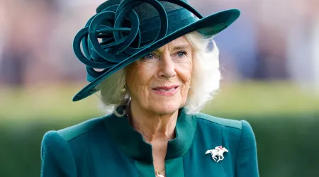 Rainha Camilla 'apanhada' a fazer compras para o Natal em Londres