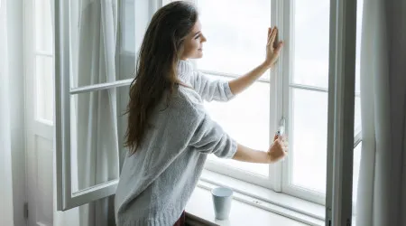 Por quanto tempo devemos abrir as janelas para não ter bolor em casa?