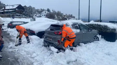 Neve corta acessos ao maciço central da Serra da Estrela