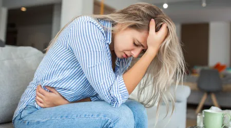 Oito frutas que ajudam a aliviar as cólicas menstruais