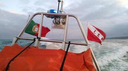 Corpo de homem encontrado a flutuar na praia do Meco em Sesimbra