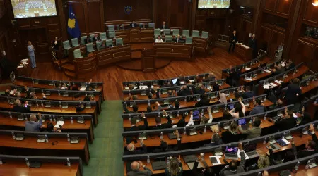 Parlamento do Kosovo em impasse após oposição bloquear partido minoritário