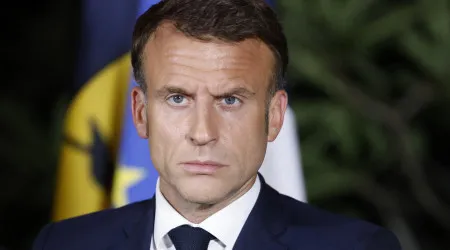 Macron anuncia criação de coligação de instrutores militares na Ucrânia