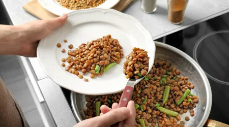 Se quer melhorar a digestão, estes nove alimentos resolvem o problema