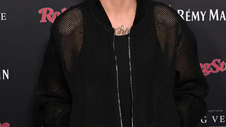 Louis Tomlinson dos One Direction assume cabelos grisalhos… aos 32 anos