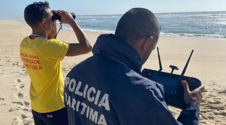 Três praticantes de surf resgatados com vida em praia da Ericeira