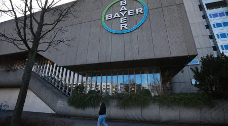 Alemã Bayer corta 3.200 postos de trabalho no 1.º semestre