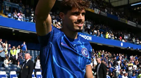 Pedro Neto já conheceu os adeptos do Chelsea em Stamford Bridge