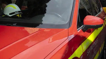 Choque em cadeia com seis carros faz dois feridos na Ponte 25 de Abril