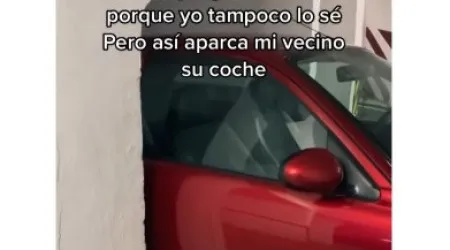 Rover torna-se viral em Espanha por estacionamento impossível