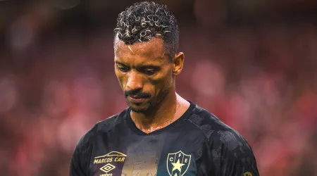 Nani falha Benfica-Estrela da Amadora para estar "perto da família"