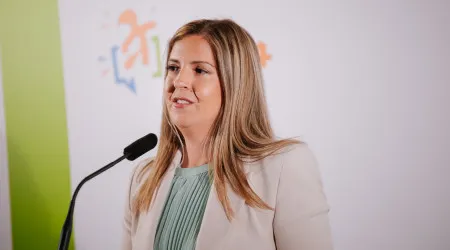 Ministra da Cultura lamenta morte de "grande fadista" Maria da Nazaré
