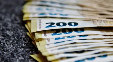 Euro com queda ligeira mas mantém-se nos 1,13 dólares