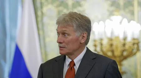 Rússia "disponível" para negociar com Ucrânia. Aguarda "sinal" de Kyiv