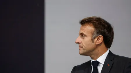 Macron vai ser recebido na AR com honras de Estado mas sem discurso