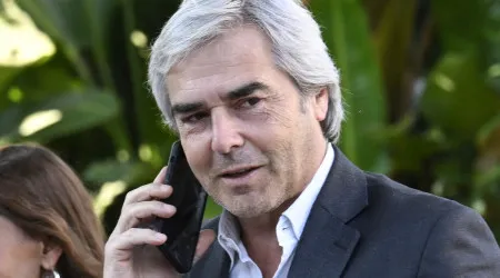 Melo pede a médicos, professores, militares e polícias que ajudem a AD